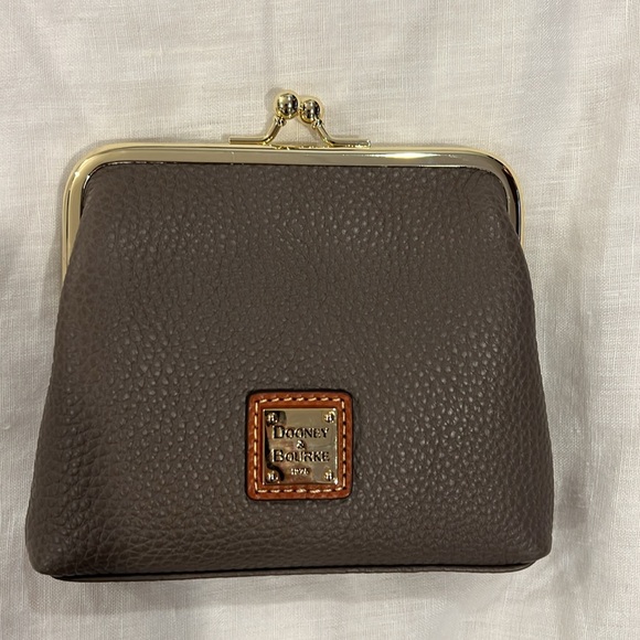 Dooney & Bourke Pebble Large Framed Purse (Elephant) Handbags NWOT - Picture 4 of 6